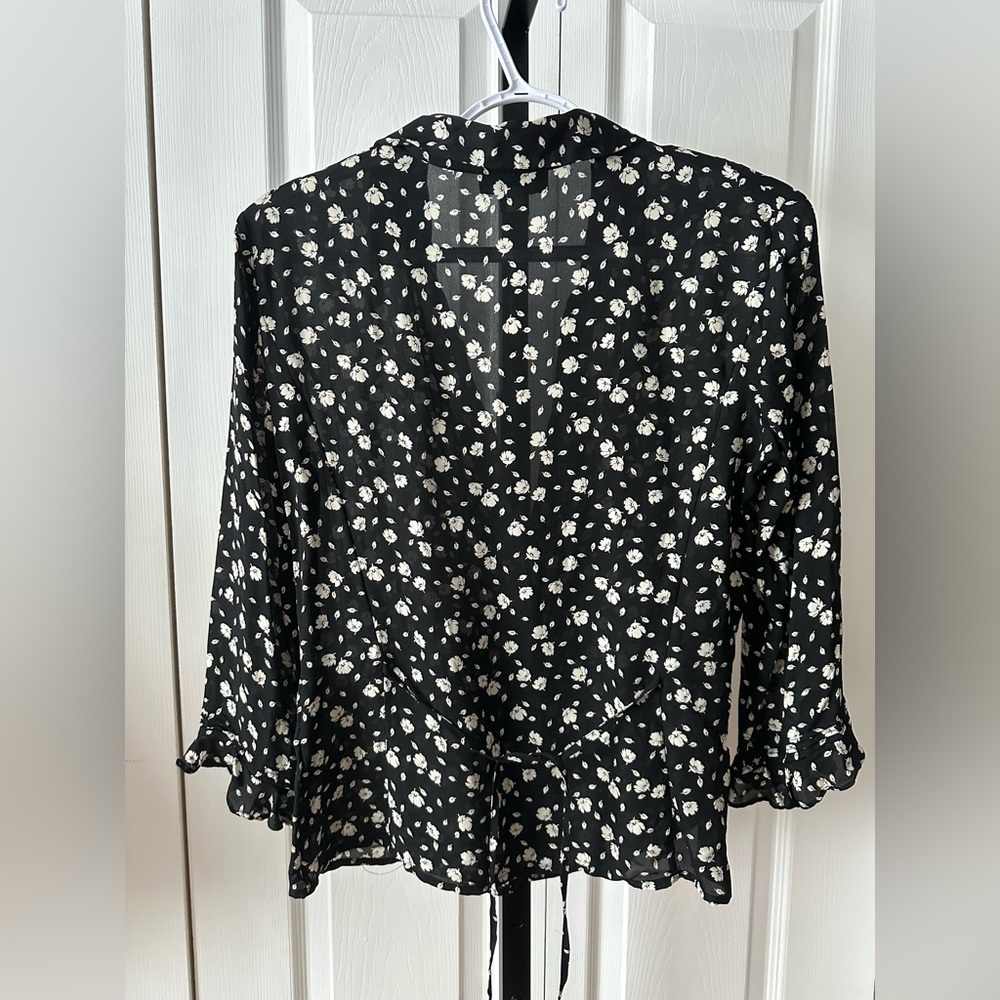 Ann Taylor Black and White Floral silk blouse - Picture 7 of 13
